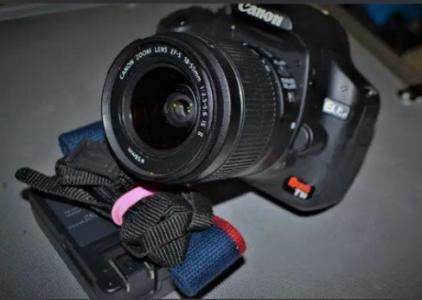 canon EOS XS + EFs 18-55 IS