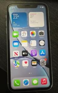 iPhone XR - 64 GB. 90% Battery Health Unlocked.