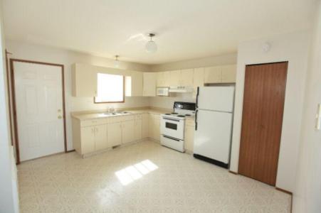 3 bedroom townhouse close to University Lethbridge