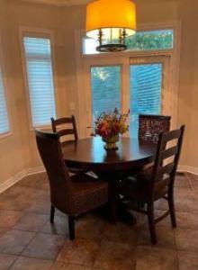 Extendable Dining table set