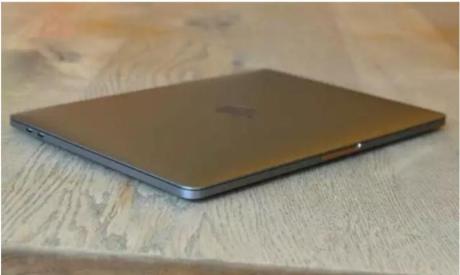MacBook Pro (13-inch, 2017, Two Thunderbolt 3 ports)