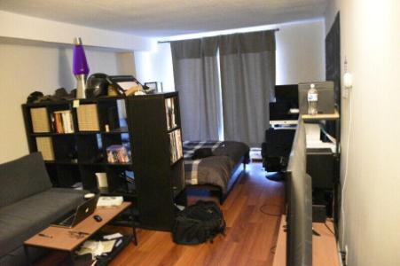 Spacious Bachelor for Sublet in Centertown! $1,050.00