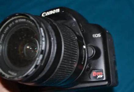 canon XS + EFs 18-55 IS