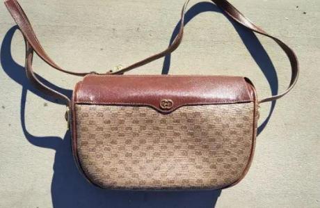Vintage Gucci GG logo crossbody purse $150