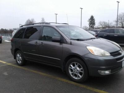 2005 Toyota Sienna AWD 230,000 KM $5,500.00