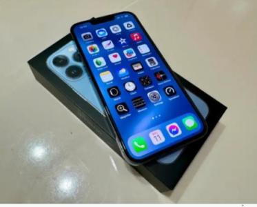 LNIB Unlocked iPhone 13 Pro Sierra Blue 128GB Apple Store Meet