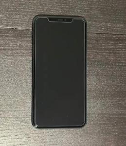 IPHONE 11 PRO MAX BUNDLE ***9/10 CONDITION***