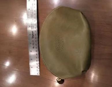 Roots leather cosmetic bag. Green leather!