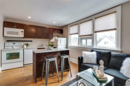 Very nice and clean 2 Bedroom Upper in central Oshawa $1,950.00