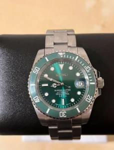 Seiko custom build the hulk automatic watch