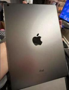 Apple IPad Air (16gb) - like new