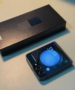 Samsung Galaxy Z-Flip 5 (256GB) (Like New)