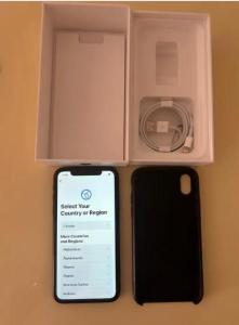 iPhone XR, 64 GB, black c/w case , screen protection glass