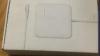 MacBook Pro 13” Like new 2015 Strong Battery new Charger