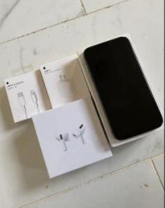 iPhone 11 64 GB Full Acessories - Free Delivery