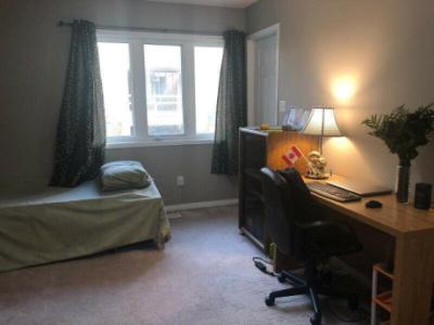 1 Bedroom $800 for 2 people close to Shopper World