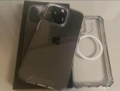 iPhone 13 Pro 128GB Graphite - Screen Protector and Case