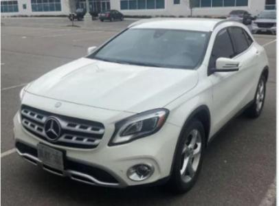 2018 MERCEDES-BENZ GLA250 4MATIC SUV in pristine condition