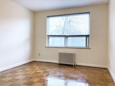 Renovated 1 Bedroom @ Bayview & Davisville **1 Month Free** $1,595