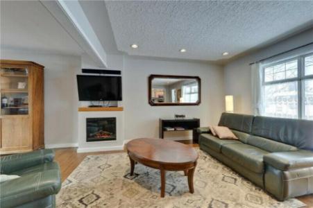 Room in beautiful house in Cambrian Heights