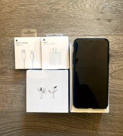 iPhone 11 Pro Max 64 GB *Airpods Pros + Fast Charger & Delivery*