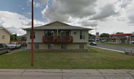 DRIVE TO YOUR DOOR and enter your fully refreshed 2BR