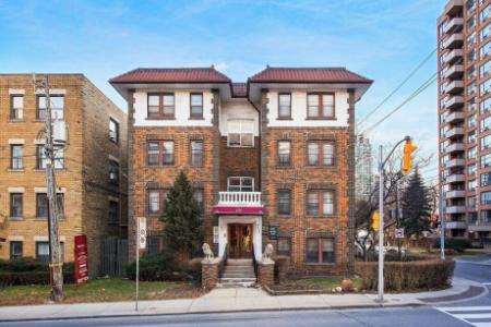 Gorgeous Renovated 1 Bedroom Apartments in Toronto! $1,624.00