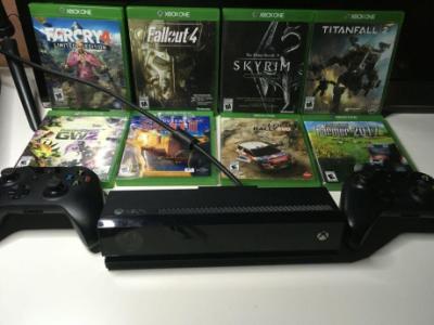 Wanted: Xbox one Kinect and 2 controllers w/ games $100.00