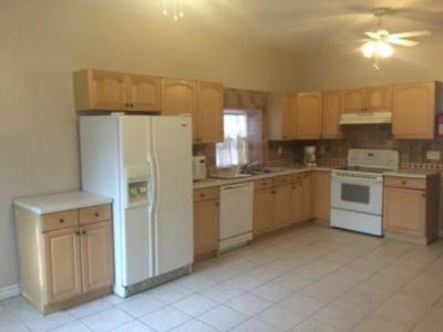 MAIN FL/2ND FL | ALL INCLUSIVE | 3 BED | 1.5 BATH | WESTON/401 $2,300