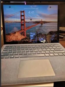 Surface Laptop /Core i5, 8GB / 128HDD, Scratch free & Rarely use
