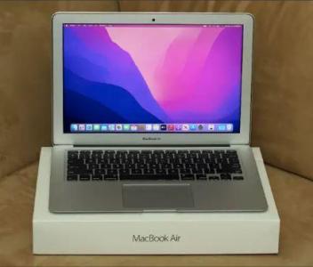 2017 Apple MacBook Air, i5 1.8GHz, 8GB RAM, 128GB SSD