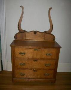 ANTIQUE OAK WASH STAND